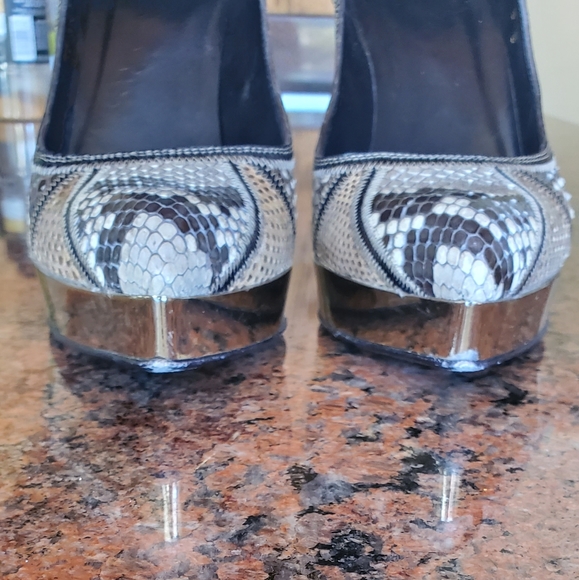 Gucci Snakeskin High Heels 38 - Picture 5 of 7